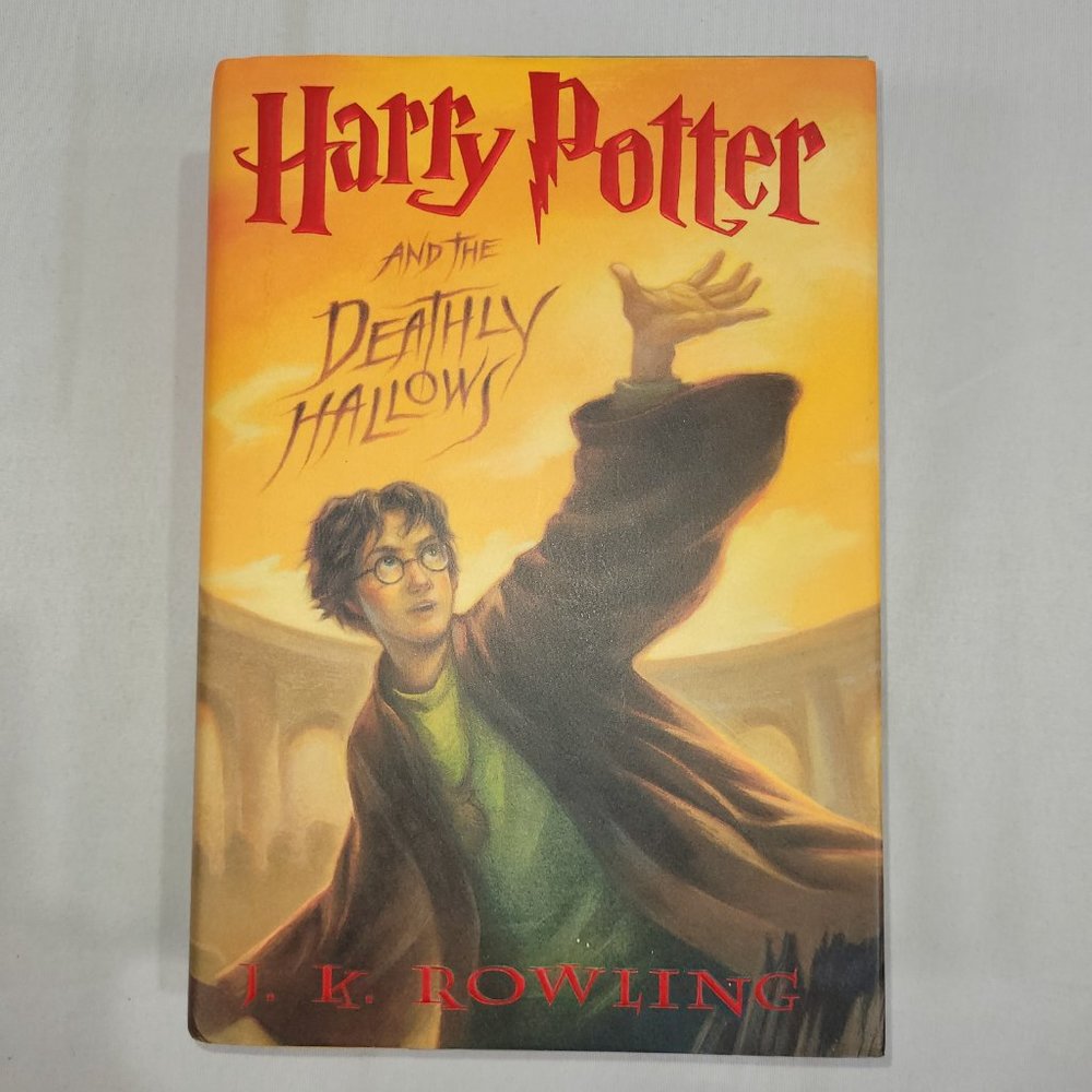 JK Rowling Harry Potter & the Deathly Hallows USA First Edition Hardcover Book